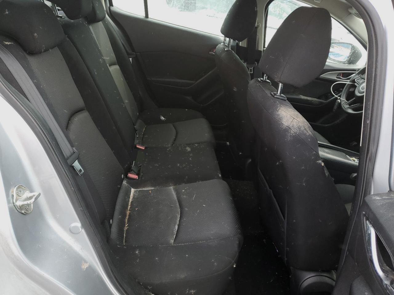 2017 Mazda 3 - Image 10