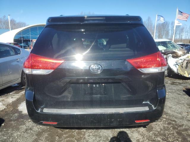 2013 TOYOTA SIENNA LE