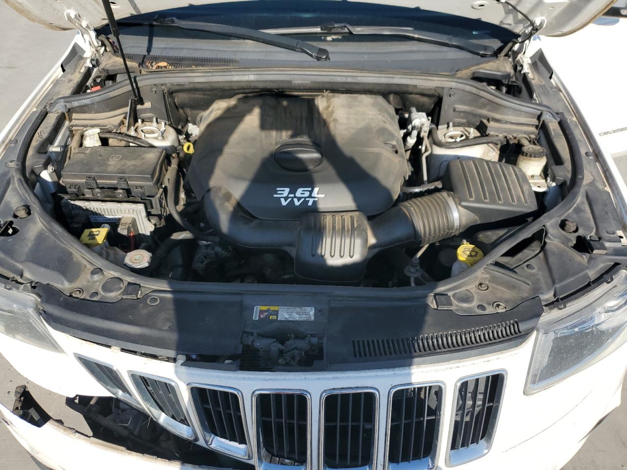2014 Jeep Grand Cherokee - Image 12