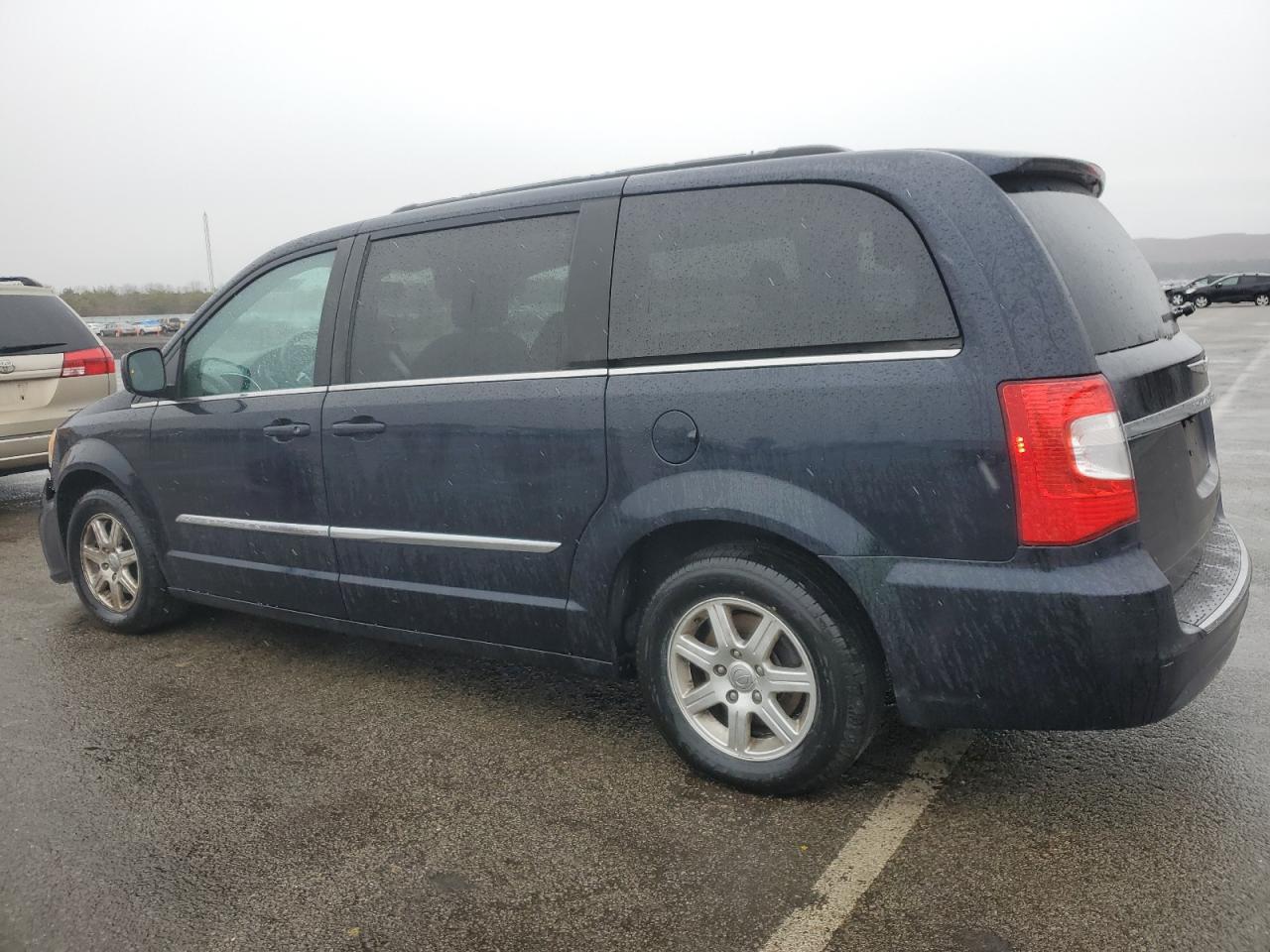2011 Chrysler Town & Country - Image 2
