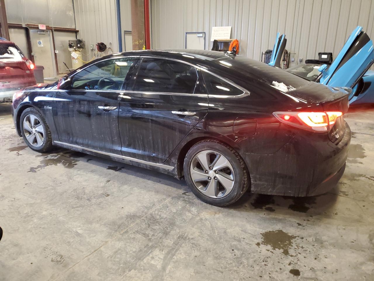 2017 Hyundai Sonata - Image 2