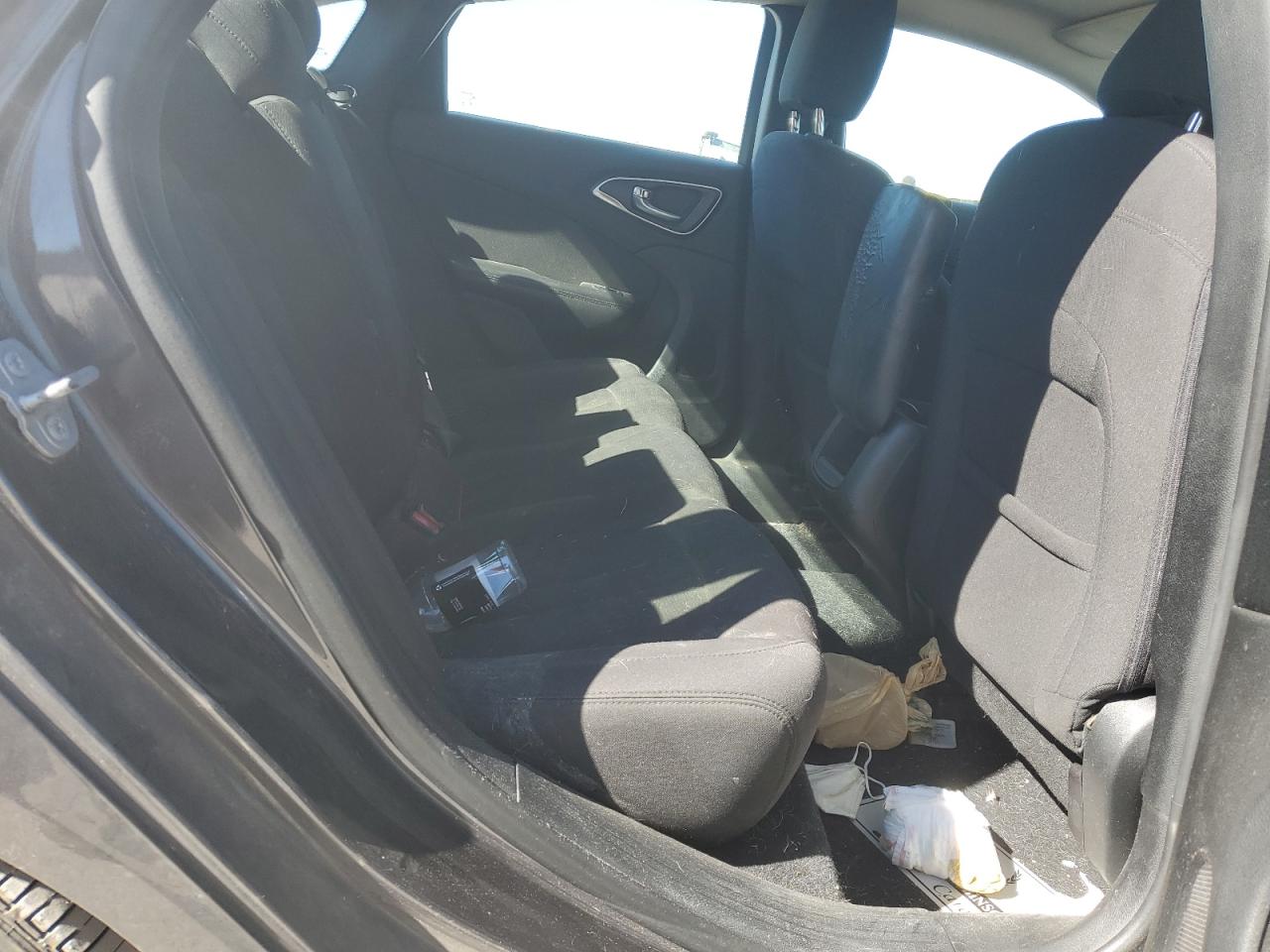 2015 Chrysler 200 - Image 10