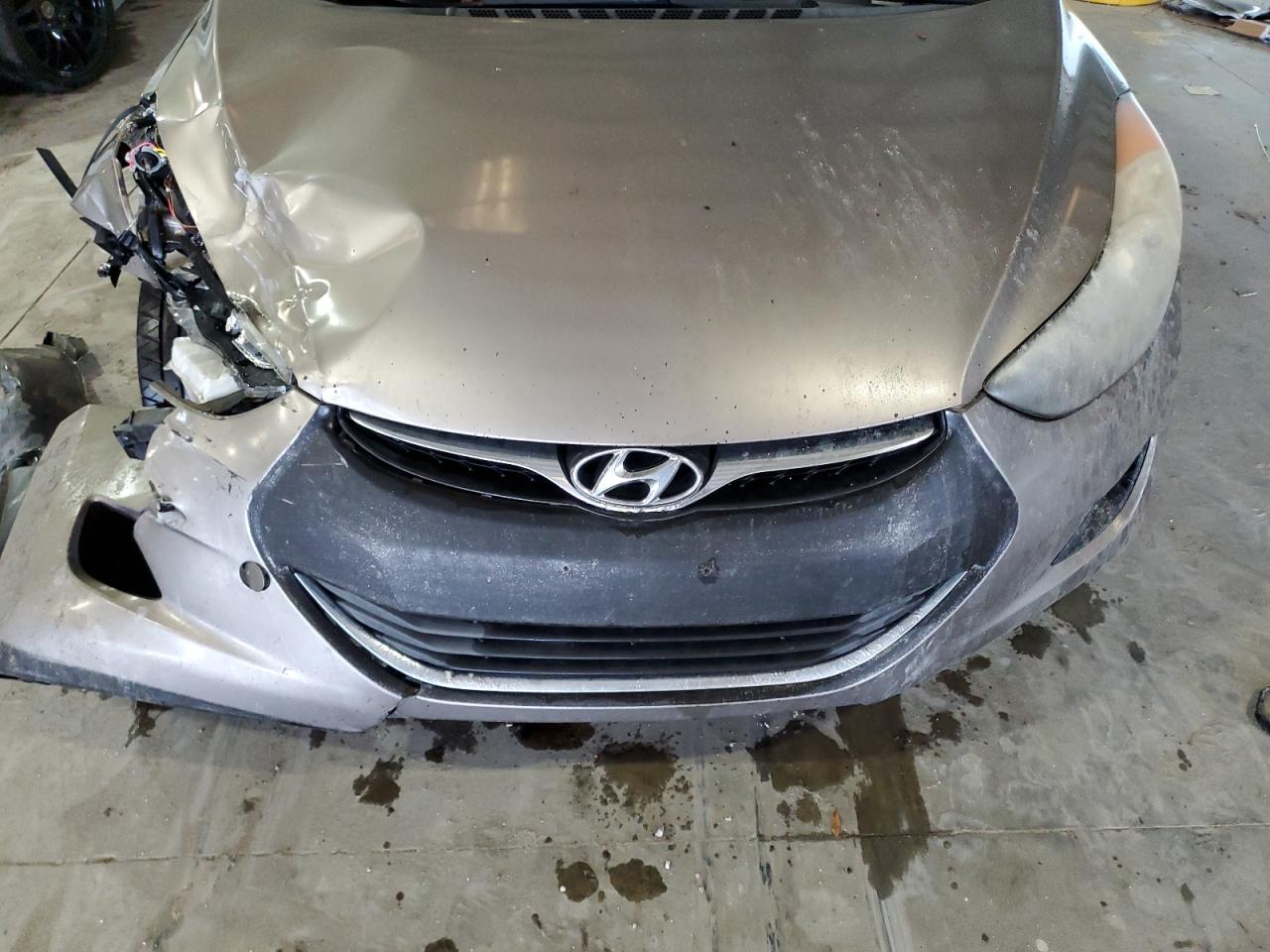 2011 Hyundai Elantra - Image 11