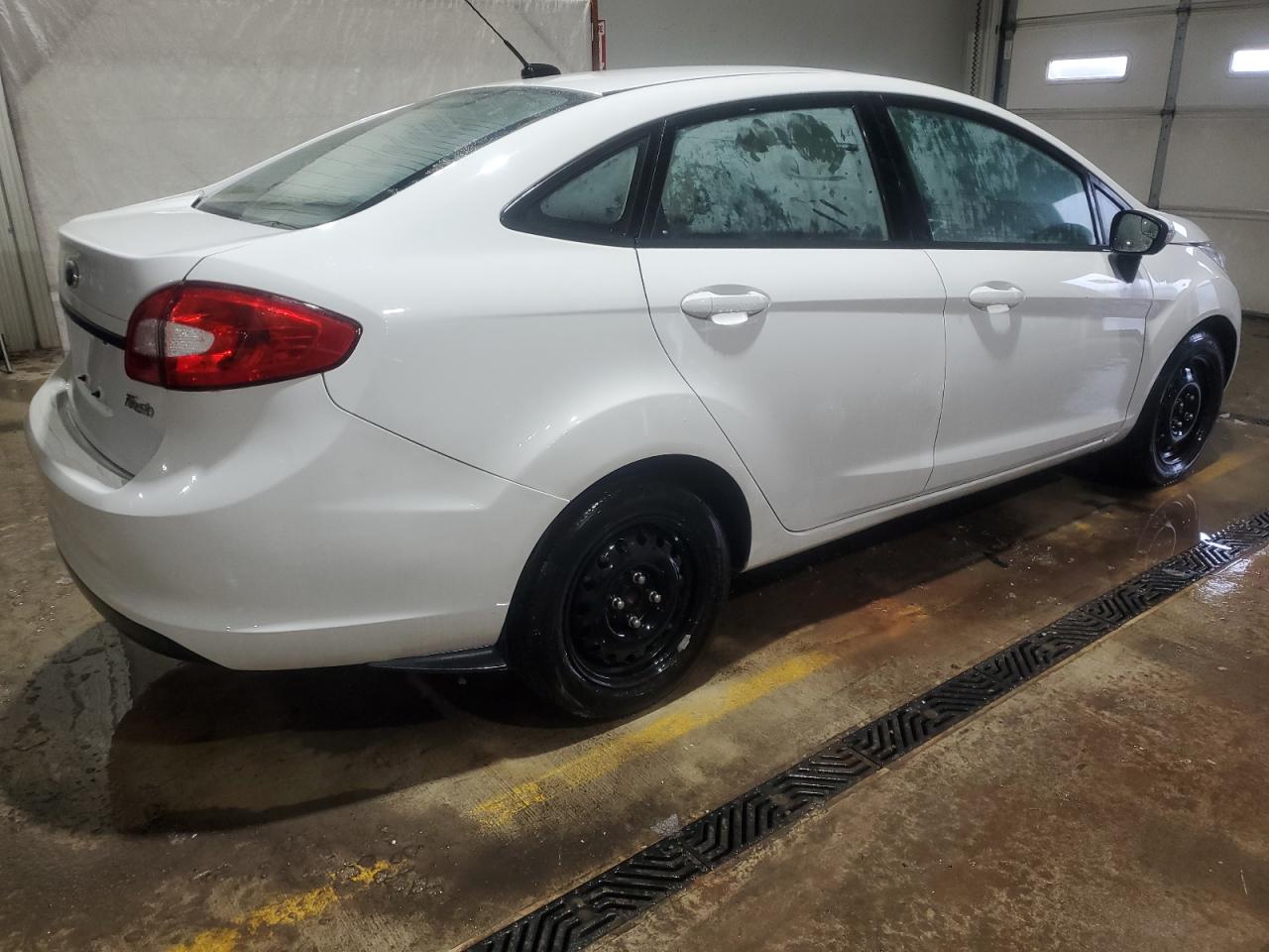 2013 Ford Fiesta - Image 3