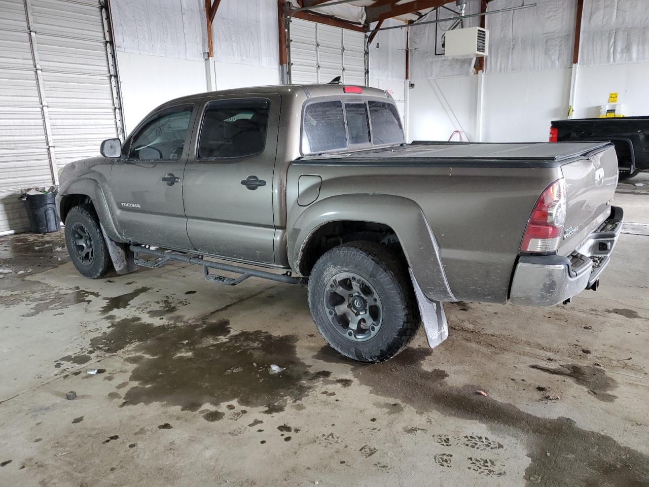 2015 Toyota Tacoma - Image 2
