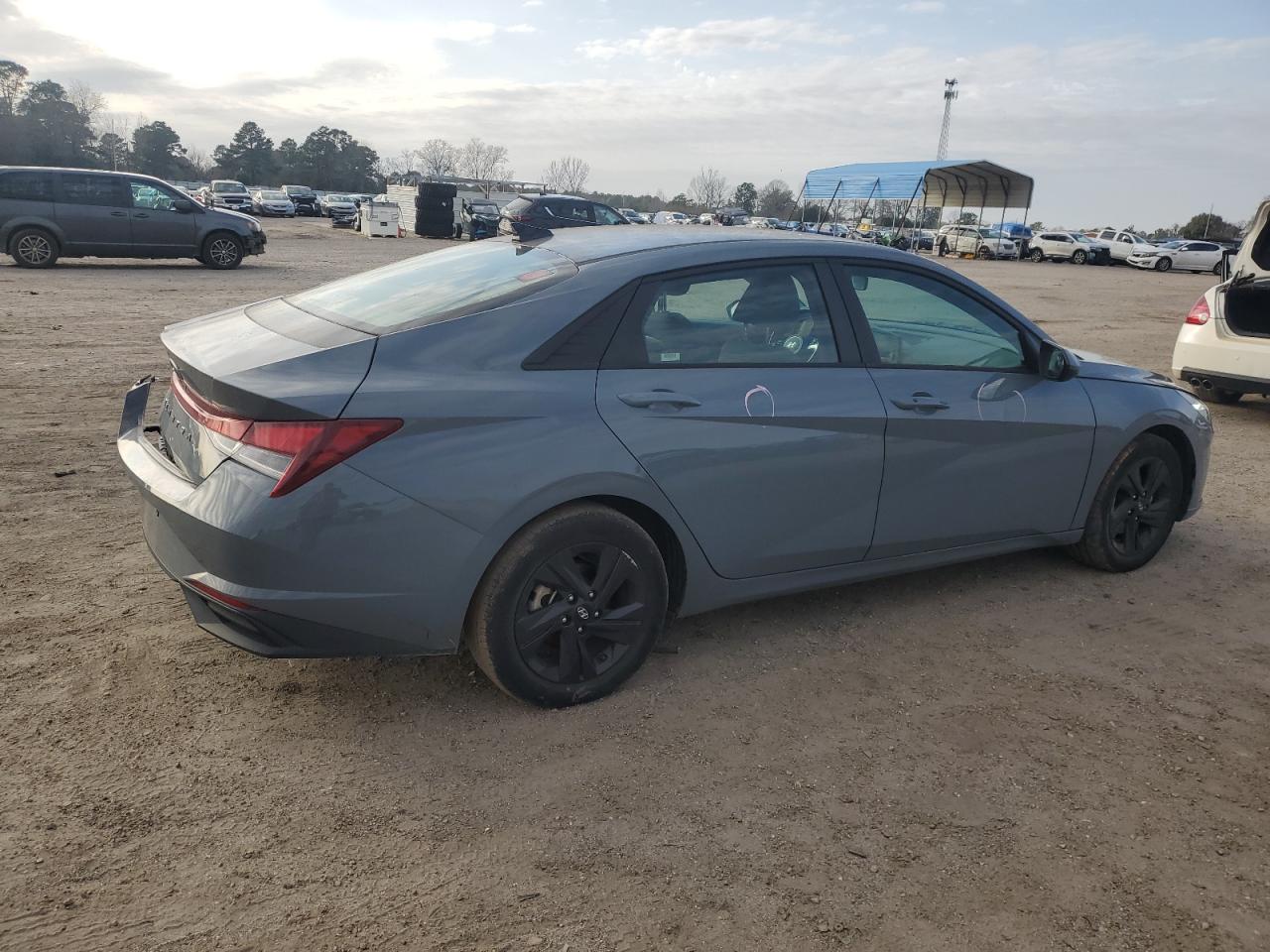 2021 Hyundai Elantra - Image 3