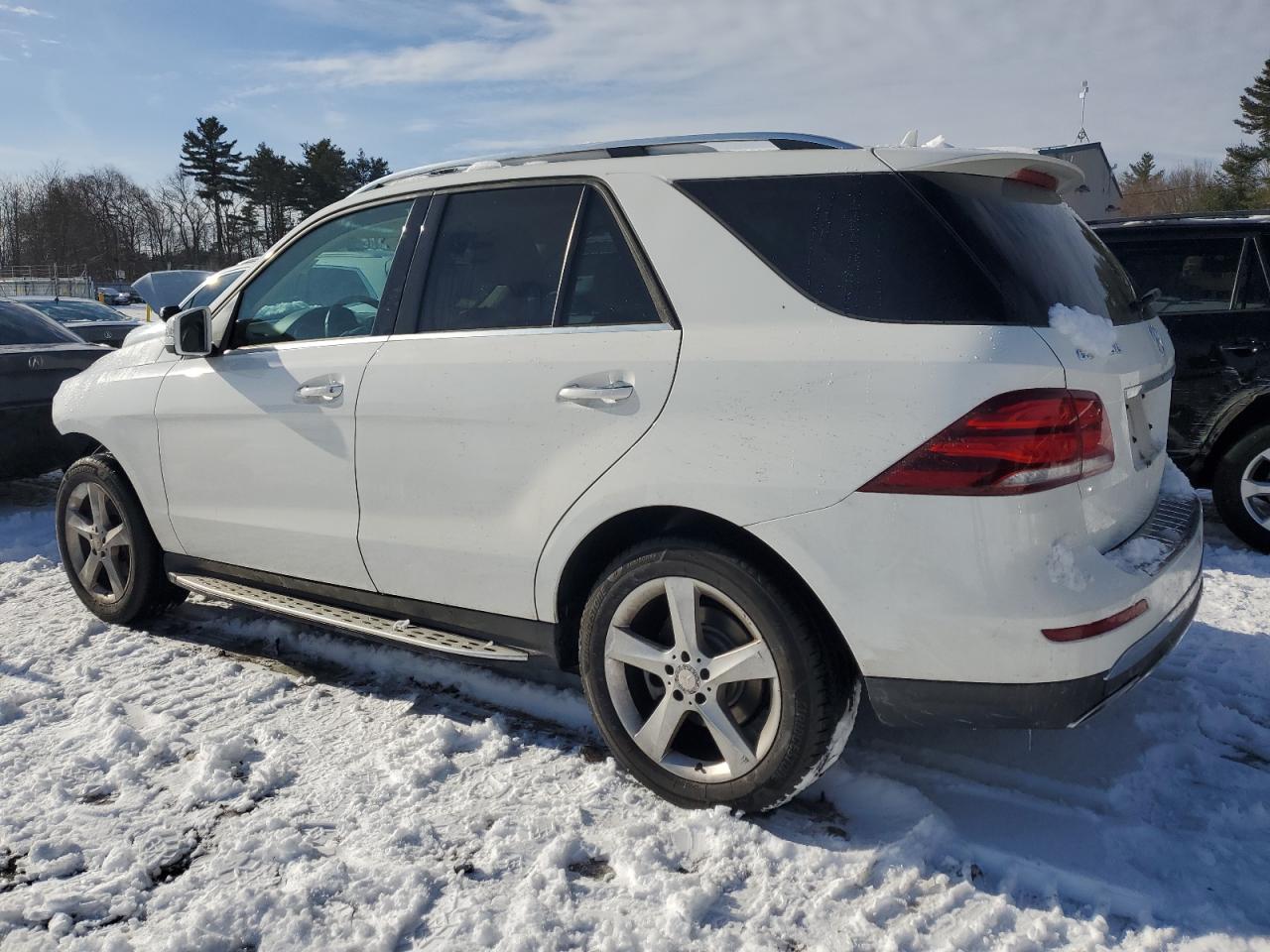 2016 Mercedes-Benz GLE - Image 2