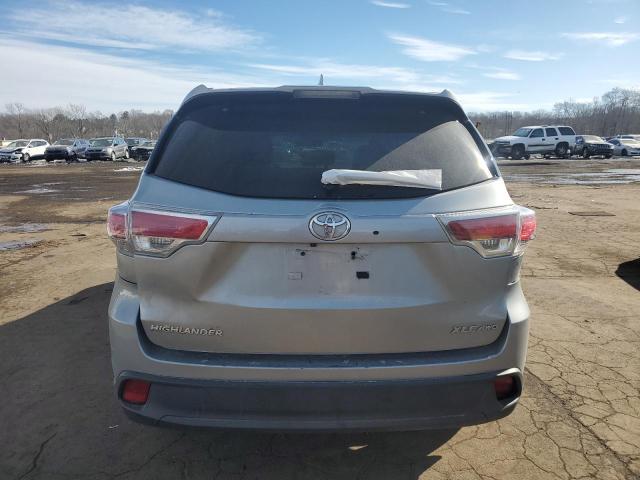 Parquets TOYOTA HIGHLANDER 2016 Srebrny
