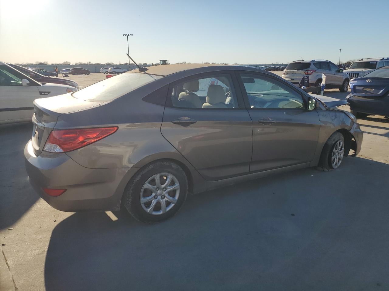 2013 Hyundai Accent - Image 3