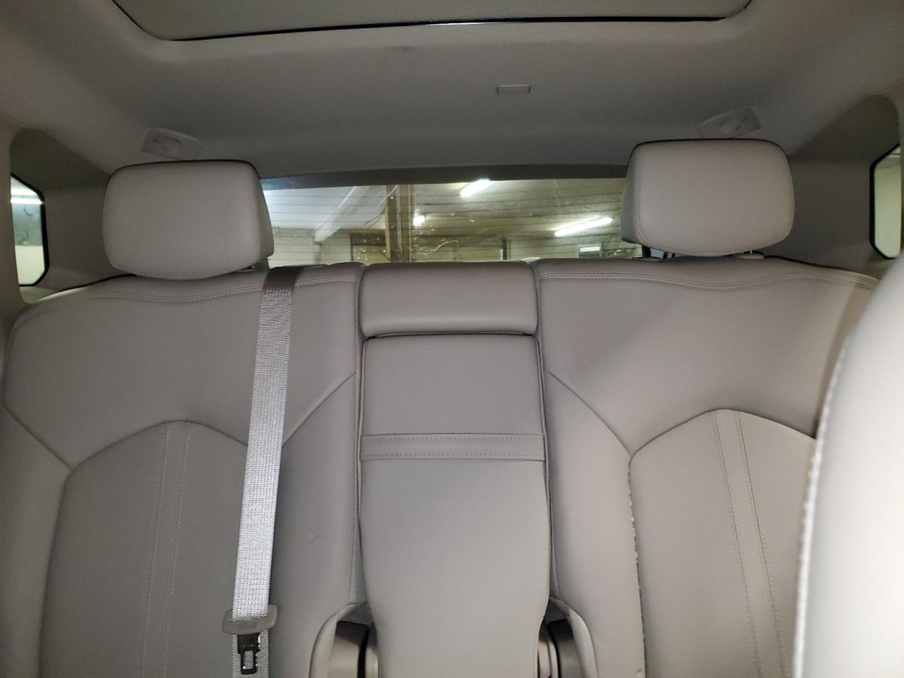 2016 Cadillac SRX - Image 10