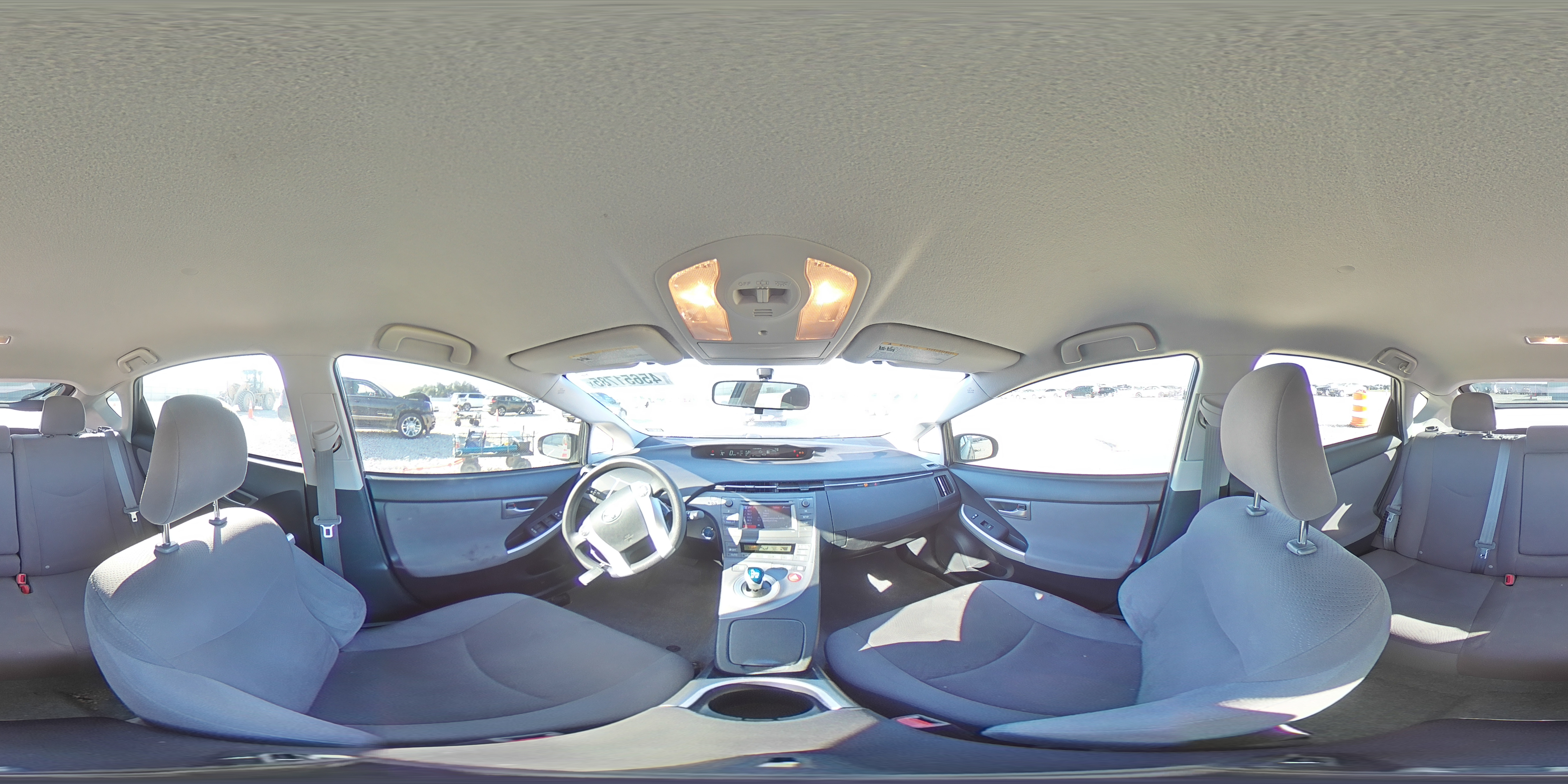 2015 Toyota Prius - Image 12