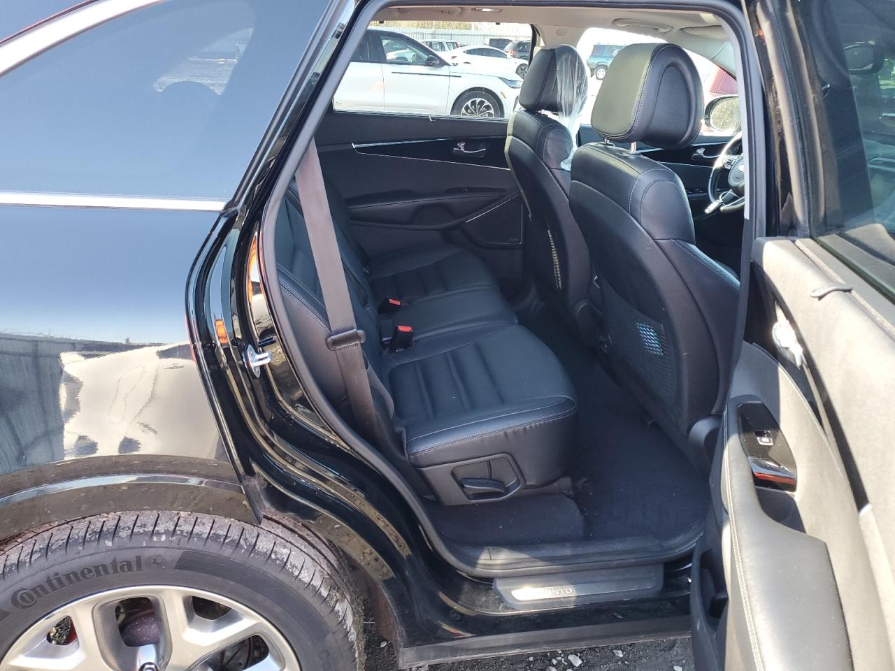 2016 Kia Sorento - Image 12