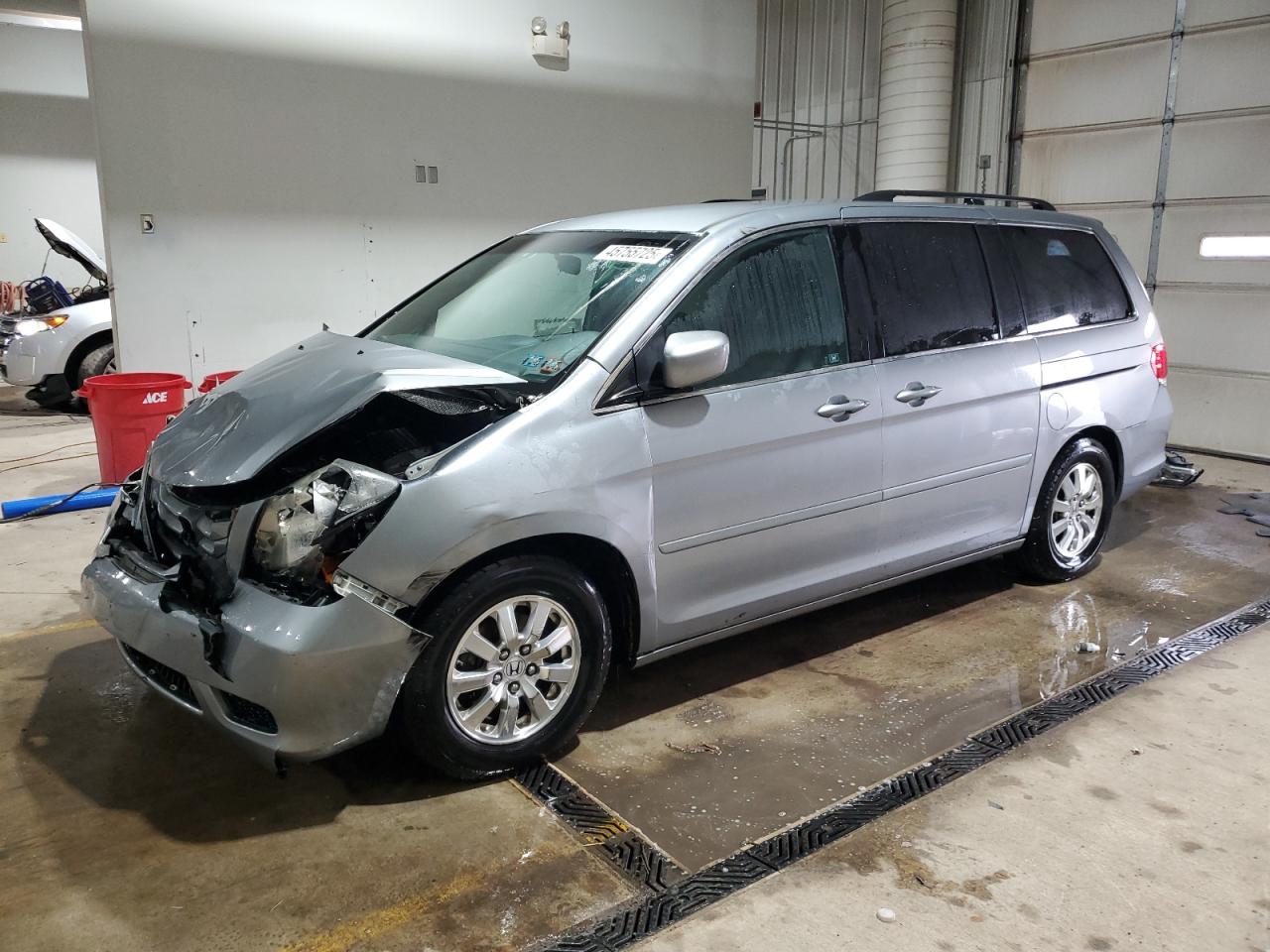 2010 Honda Odyssey - Image 1