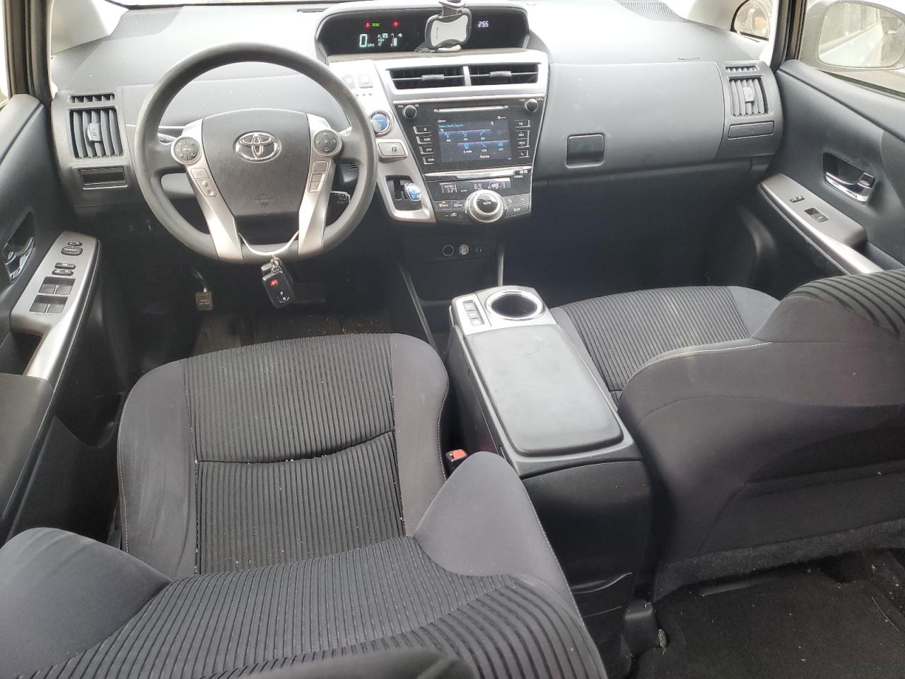 2015 Toyota Prius - Image 8