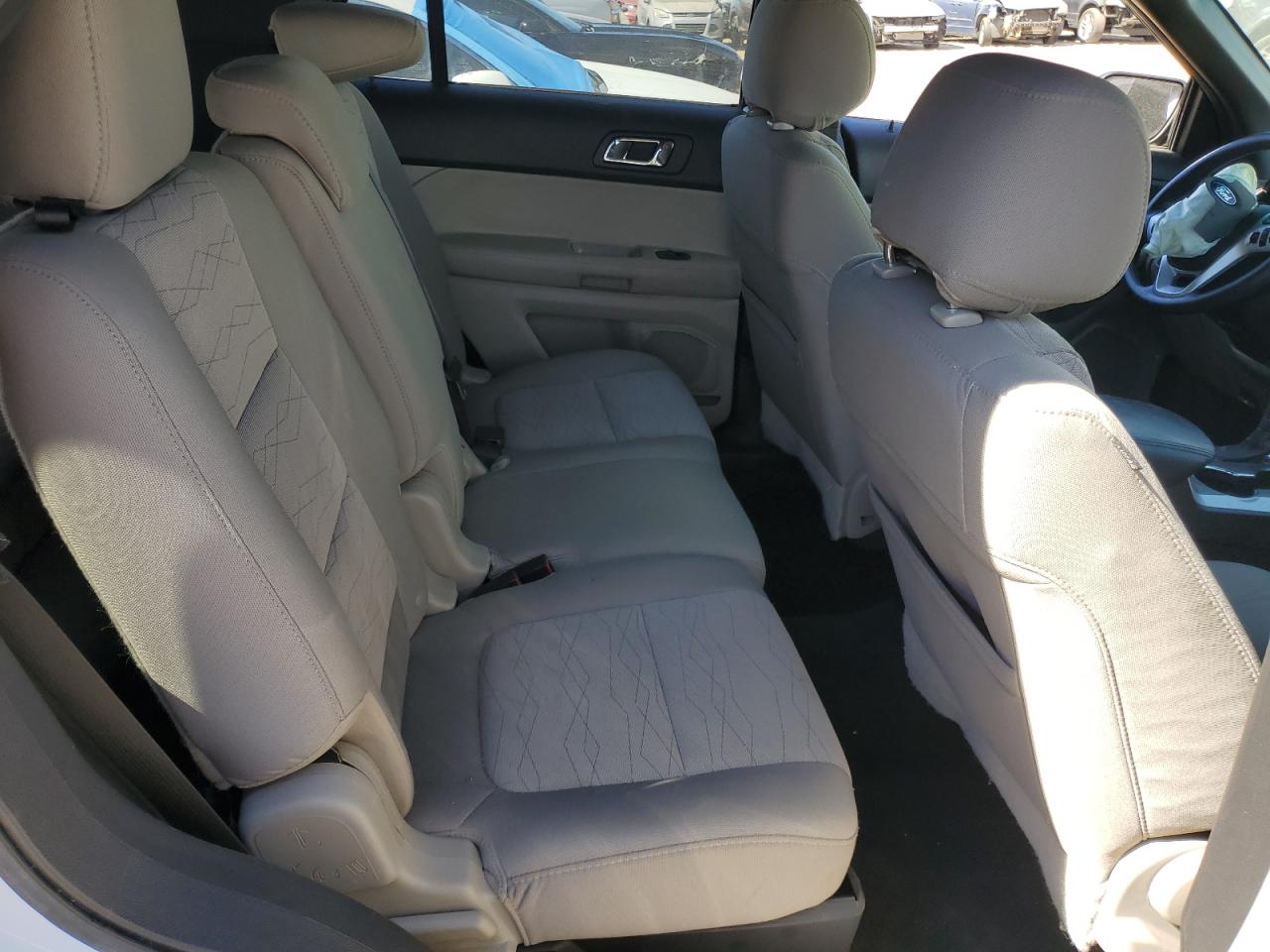 2015 Ford Explorer - Image 11