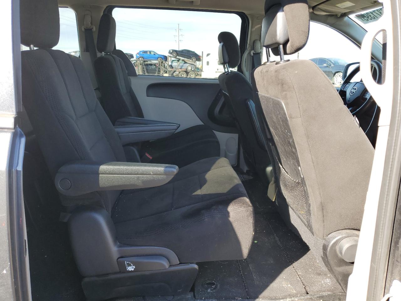 2012 Dodge Caravan - Image 11
