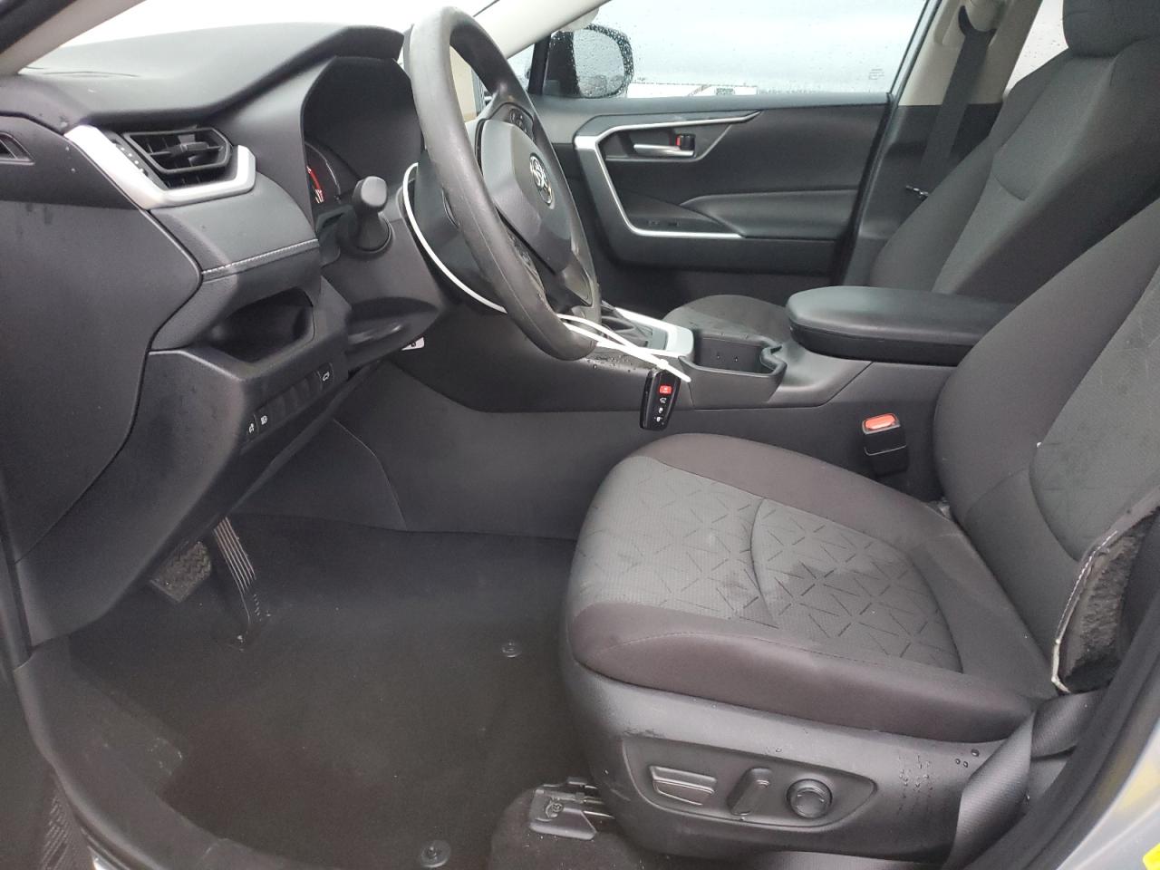 2024 Toyota RAV 4 - Image 7