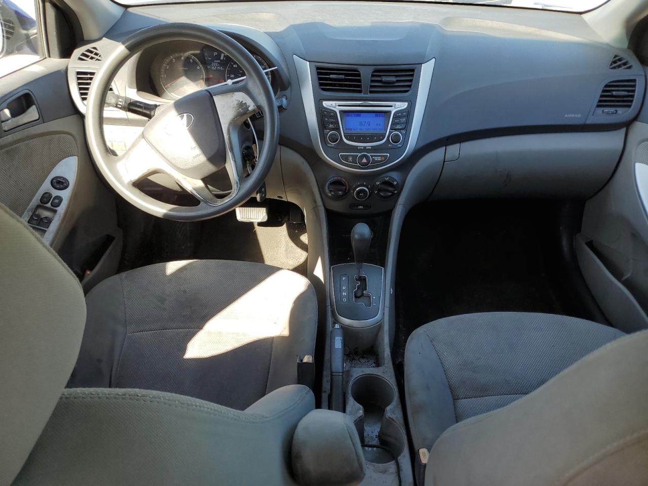 2013 Hyundai Accent - Image 8