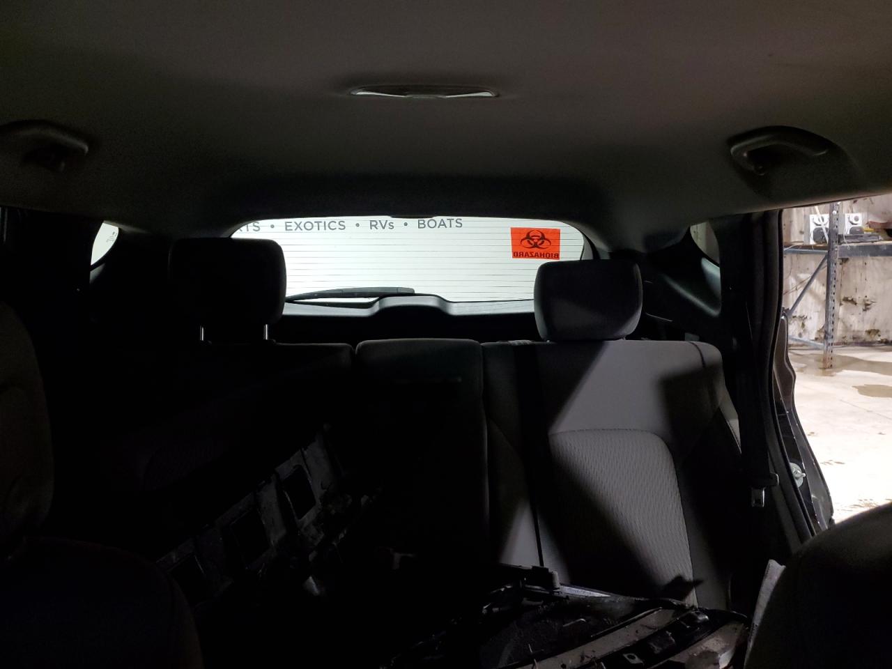 2017 Hyundai Santa Fe - Image 10
