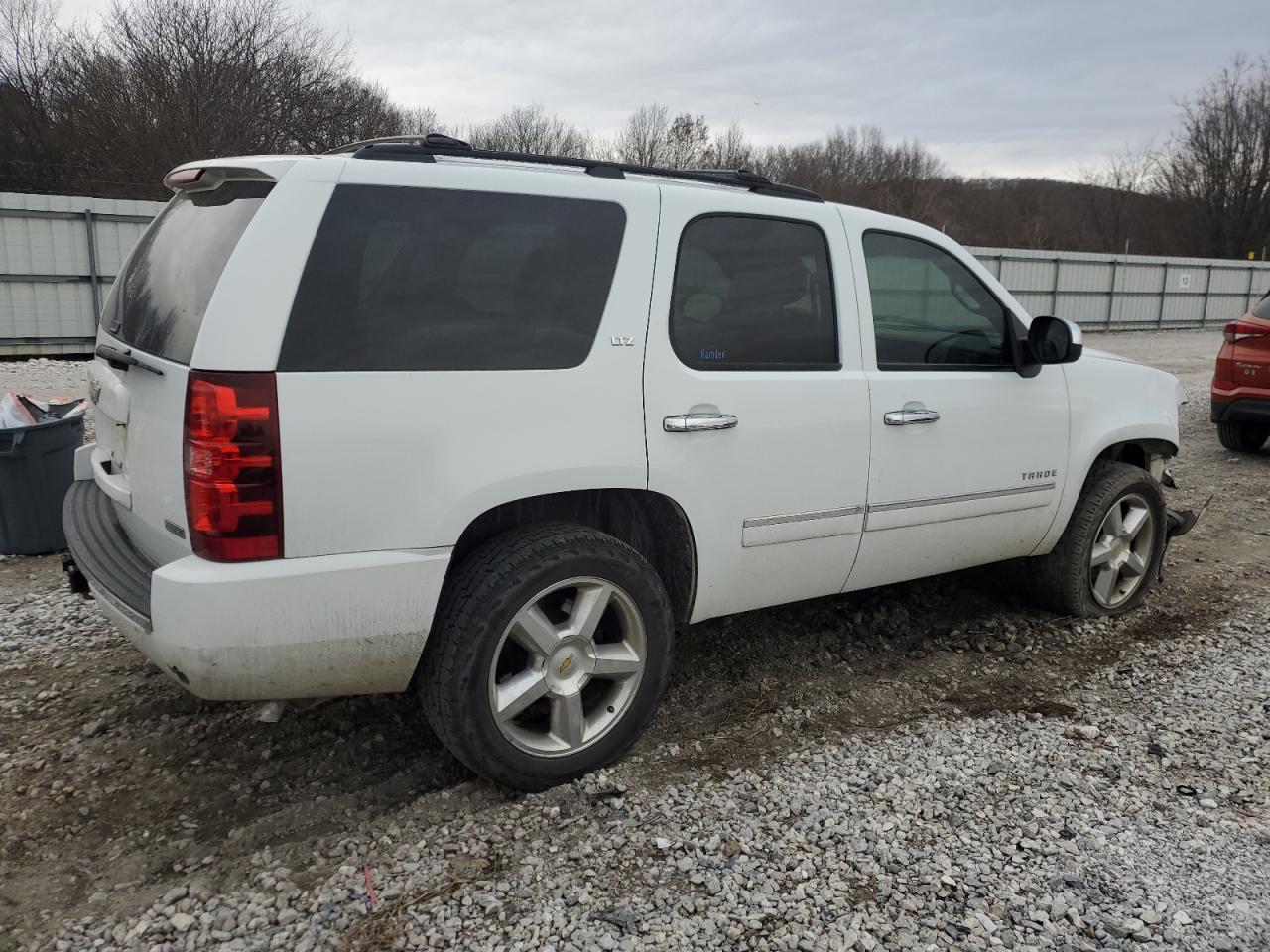 2011 Chevrolet Tahoe - Image 3