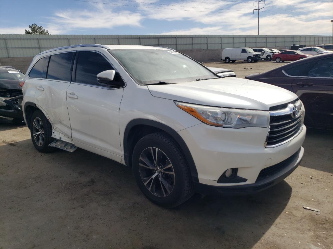 2016 Toyota Highlander - Image 4
