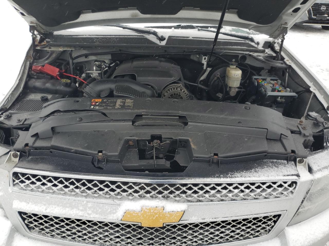 2013 Chevrolet Suburban - Image 12