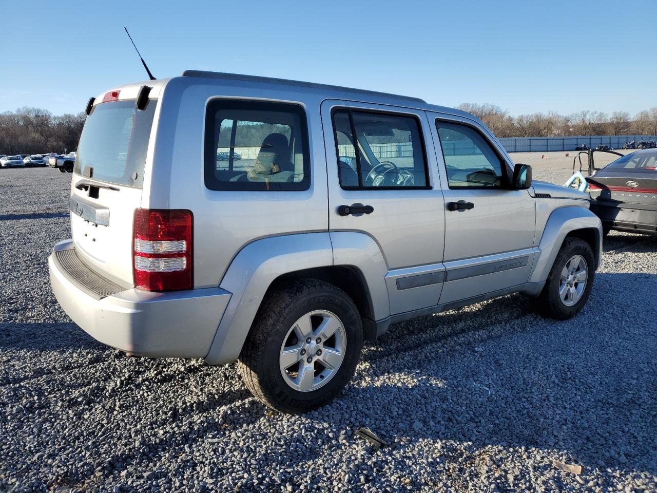 2011 Jeep Liberty (North America) - Image 3