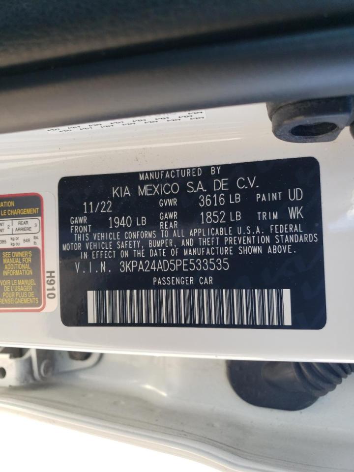 2023 Kia Rio - Image 14