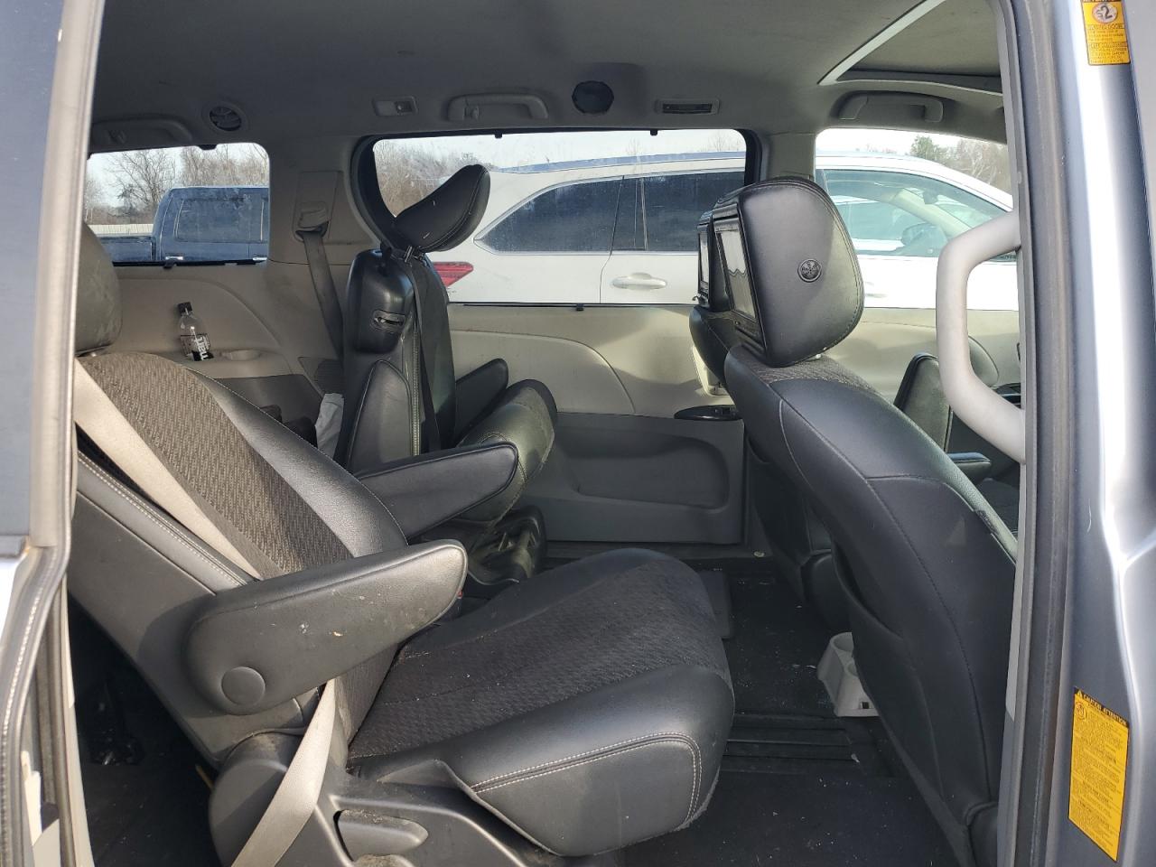 2013 Toyota Sienna - Image 11