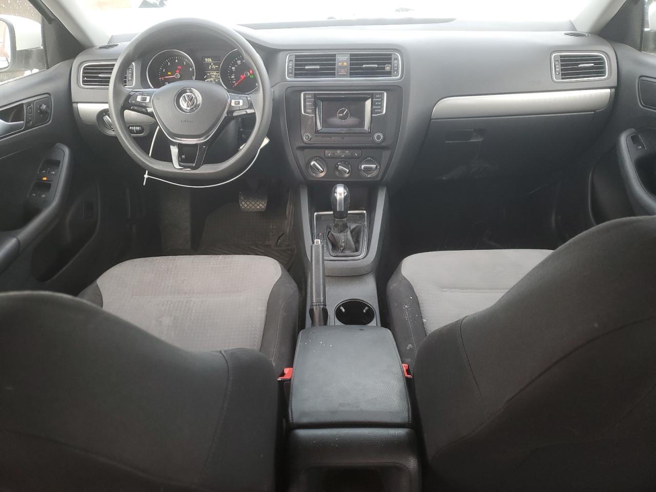 2017 Volkswagen Jetta - Image 8