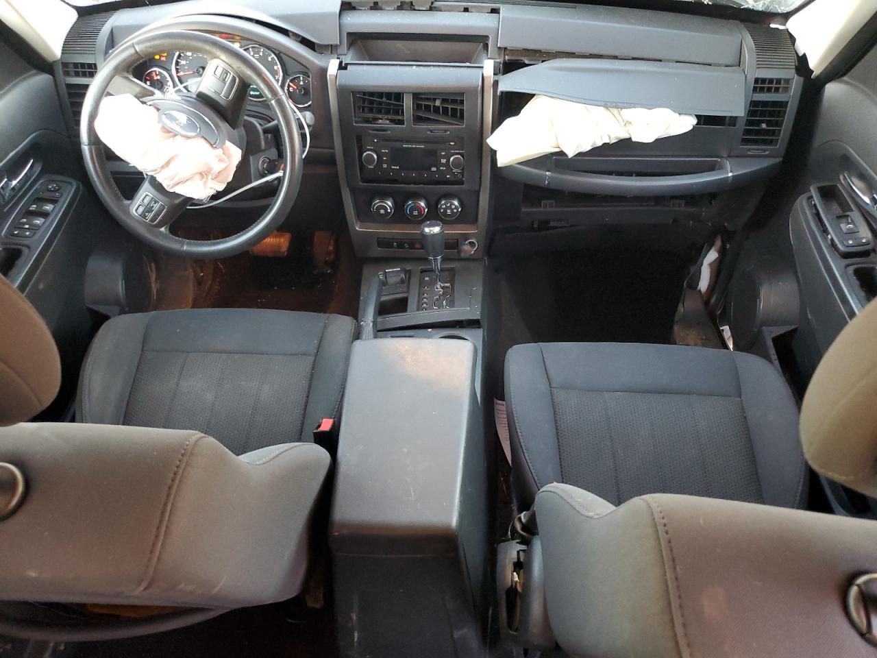 2012 Jeep Liberty (North America) - Image 8