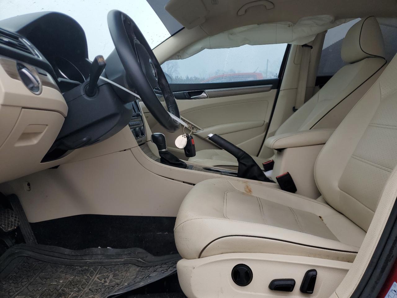 2018 Volkswagen Passat - Image 7