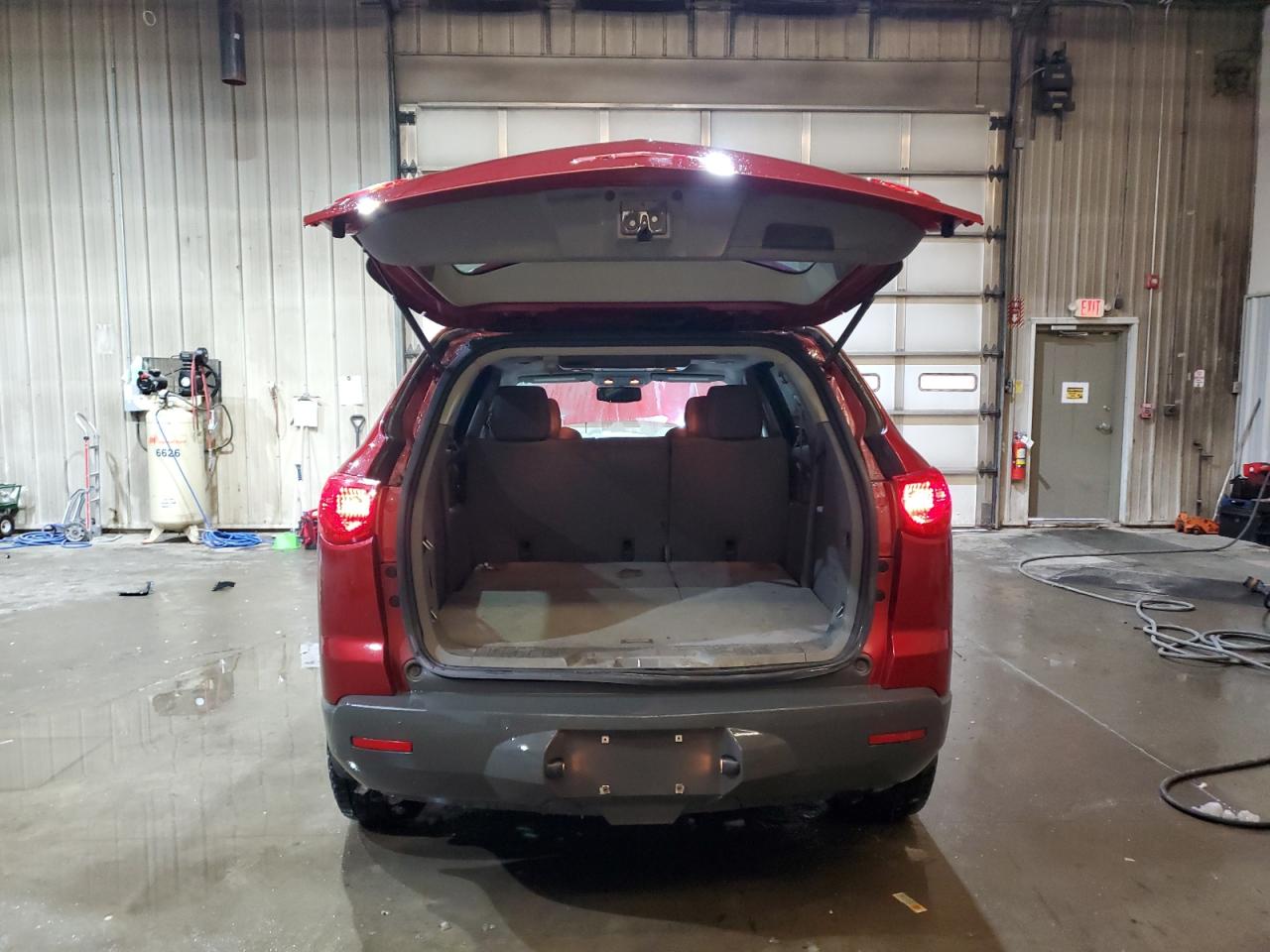 2012 Chevrolet Traverse - Image 6