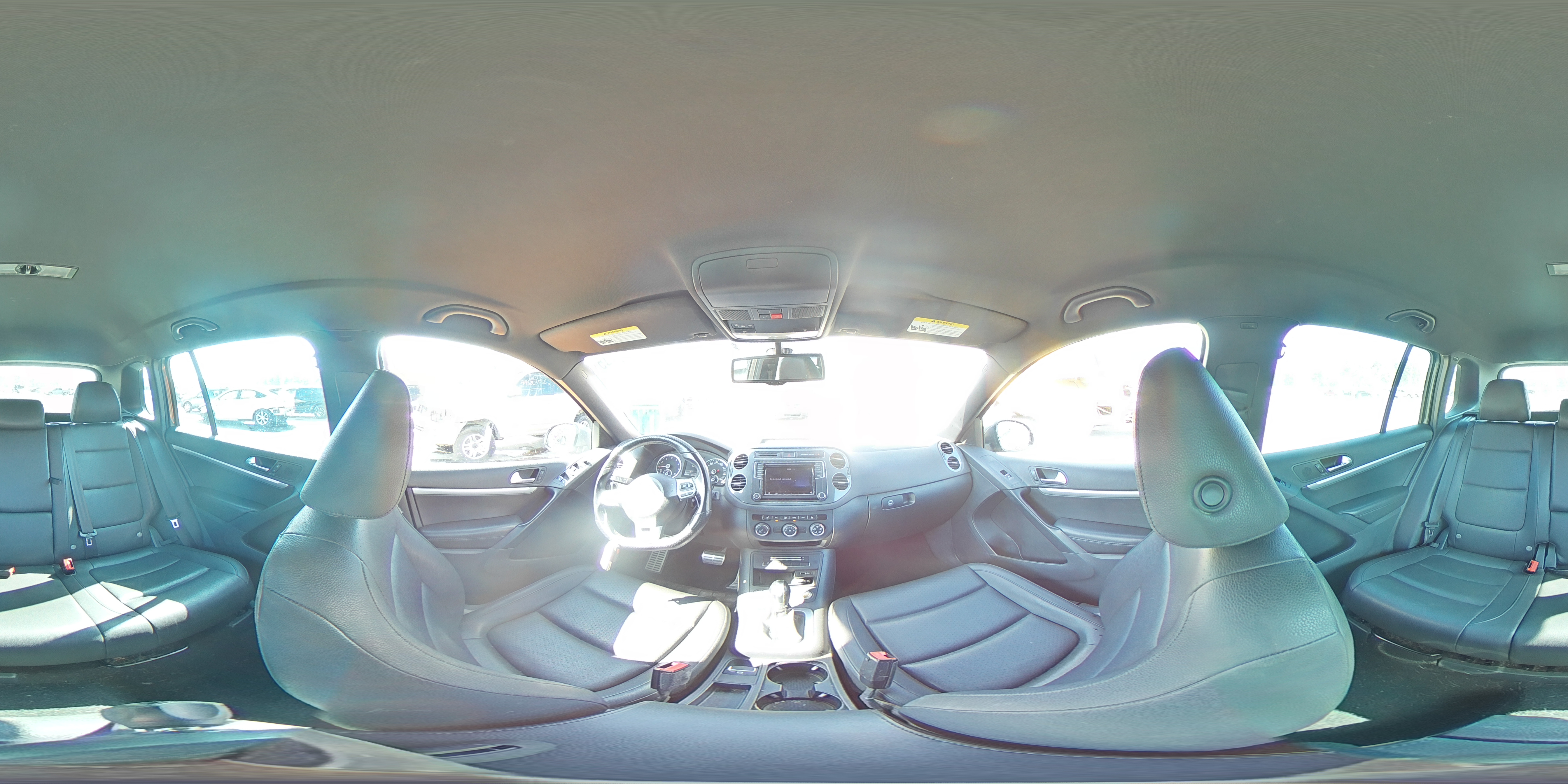 2016 Volkswagen Tiguan - Image 16