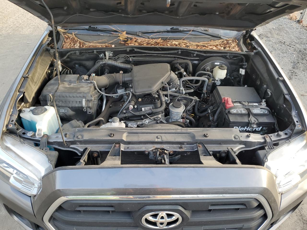 2017 Toyota Tacoma - Image 11