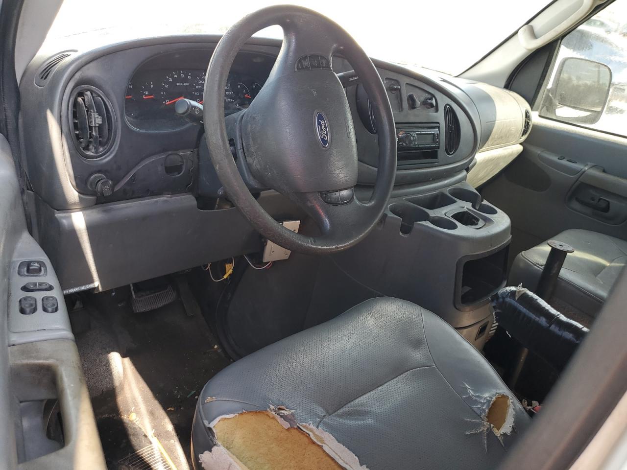 2005 Ford Econoline - Image 8