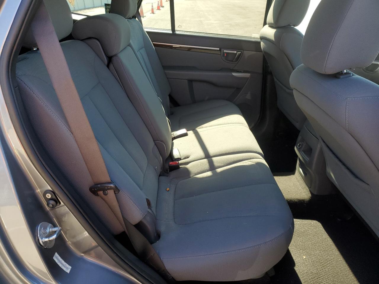 2010 Hyundai Santa Fe - Image 11