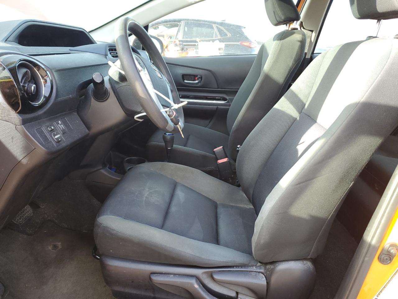 2015 Toyota Prius - Image 7