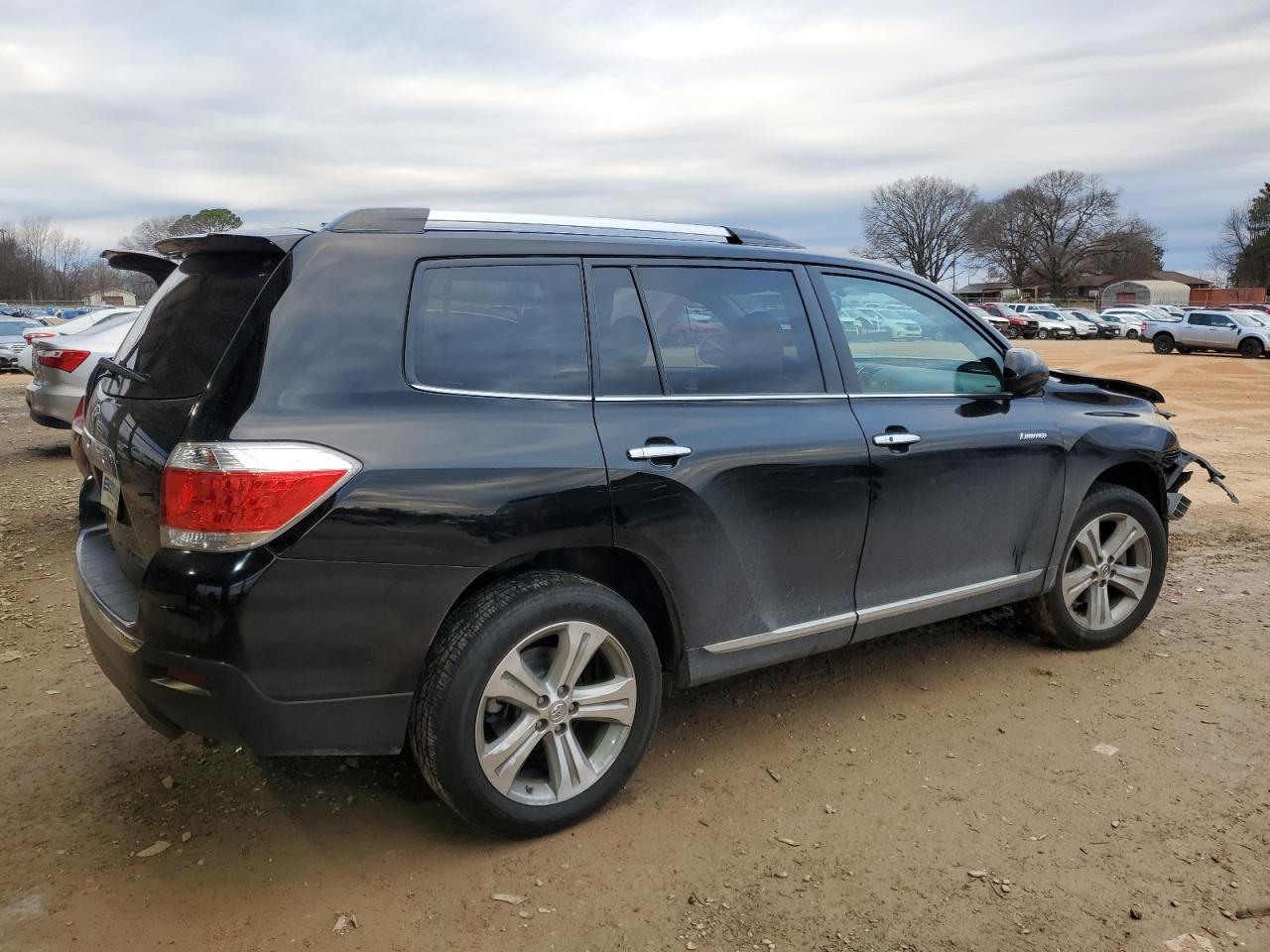 2013 Toyota Highlander - Image 3