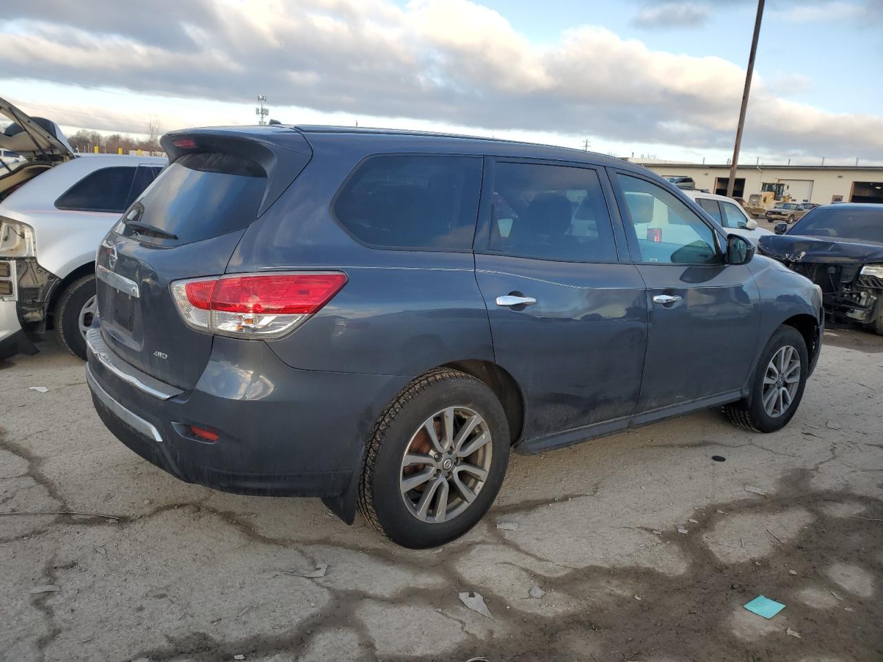 2014 Nissan Pathfinder - Image 3