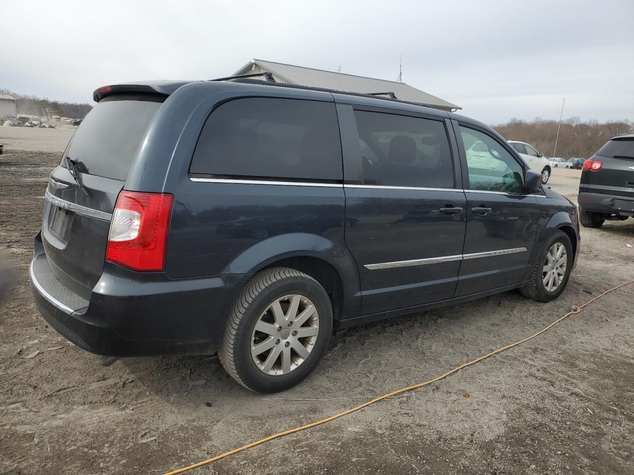 2014 Chrysler Town & Country - Image 3