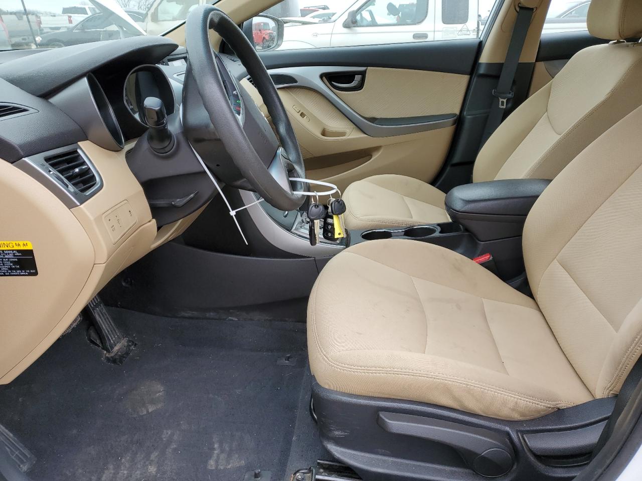 2013 Hyundai Elantra - Image 7