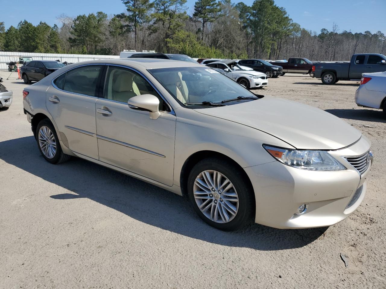 2015 Lexus ES - Image 4