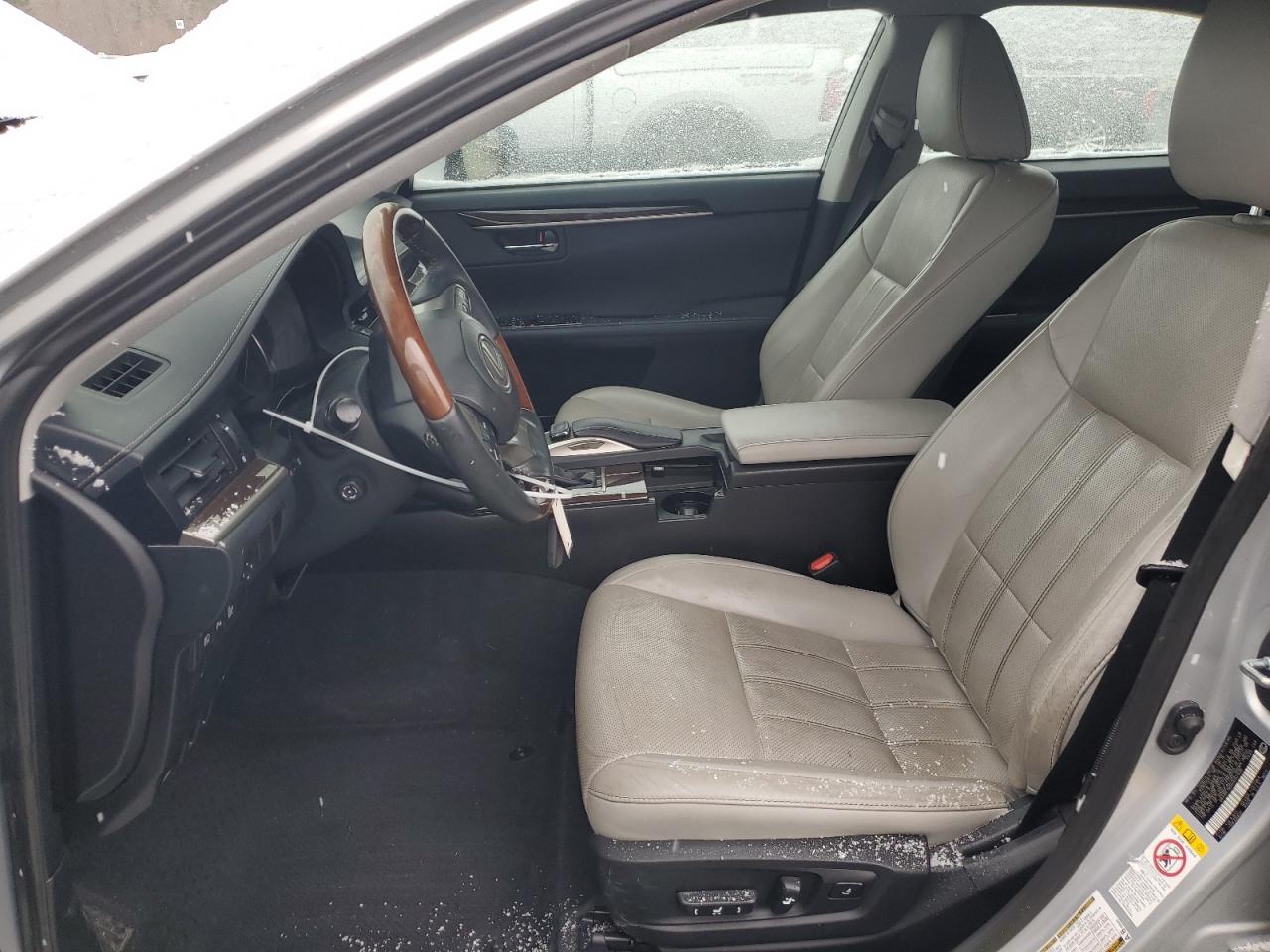 2016 Lexus ES - Image 7