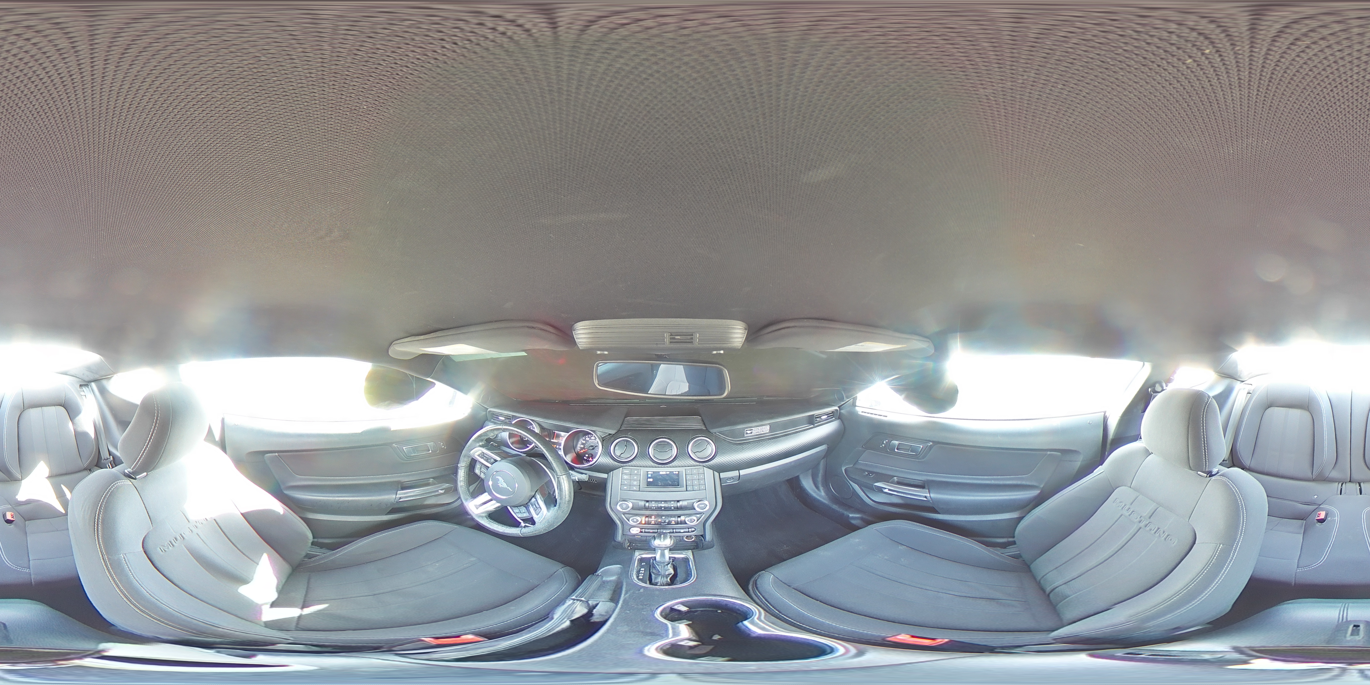 2020 Ford Mustang - Image 13