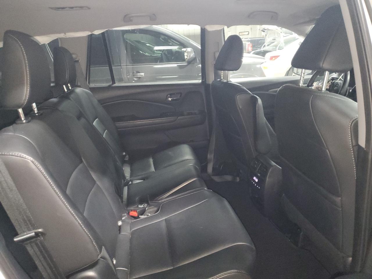 2018 Honda Pilot - Image 11
