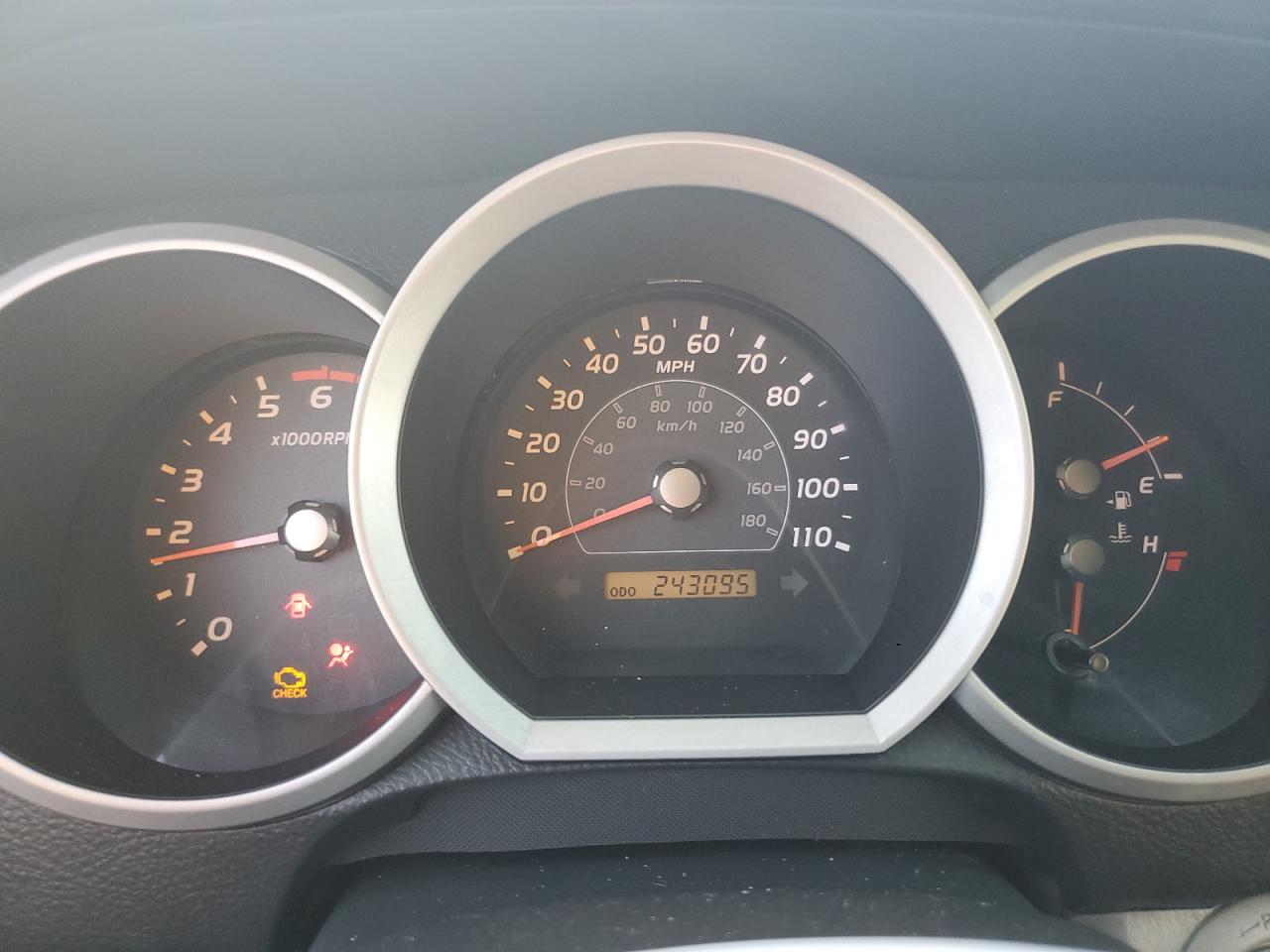 2006 Toyota 4Runner - Image 9