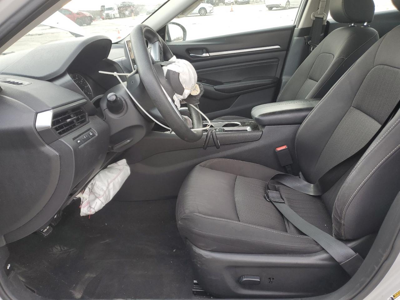 2021 Nissan Altima - Image 7