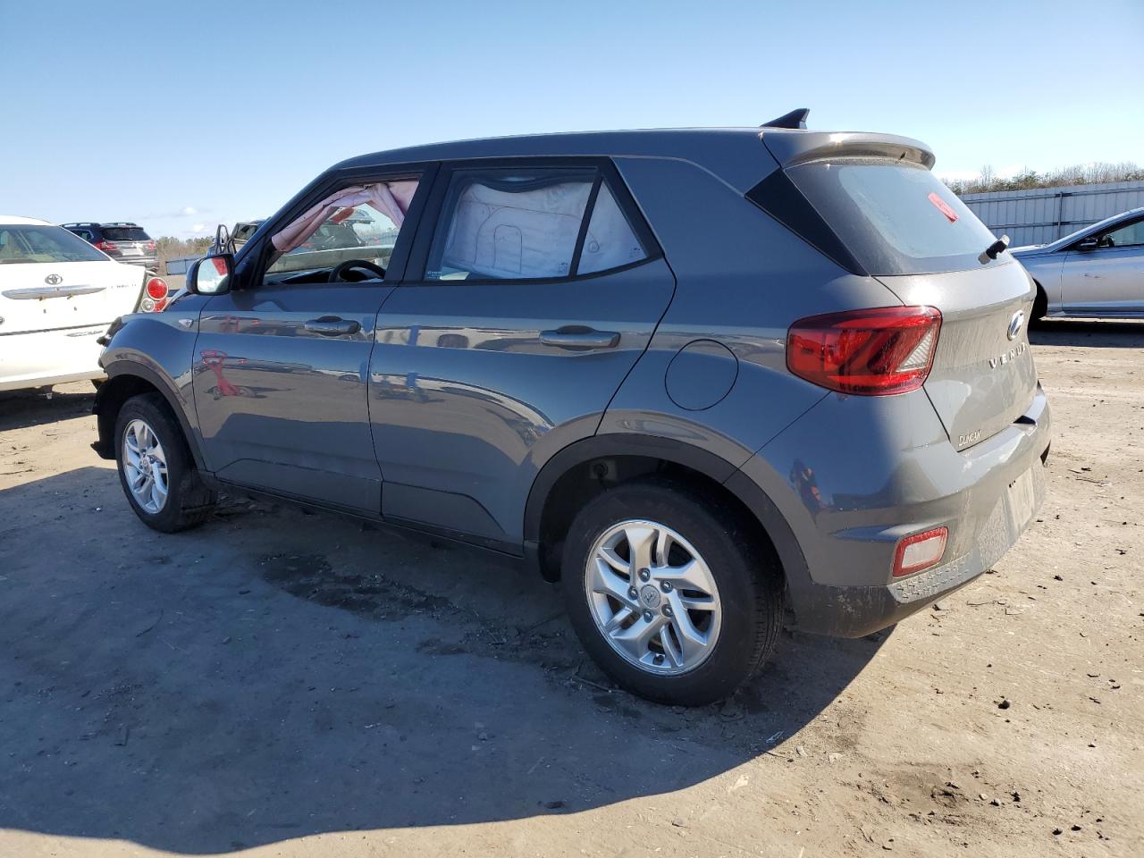 2021 Hyundai Venue - Image 2