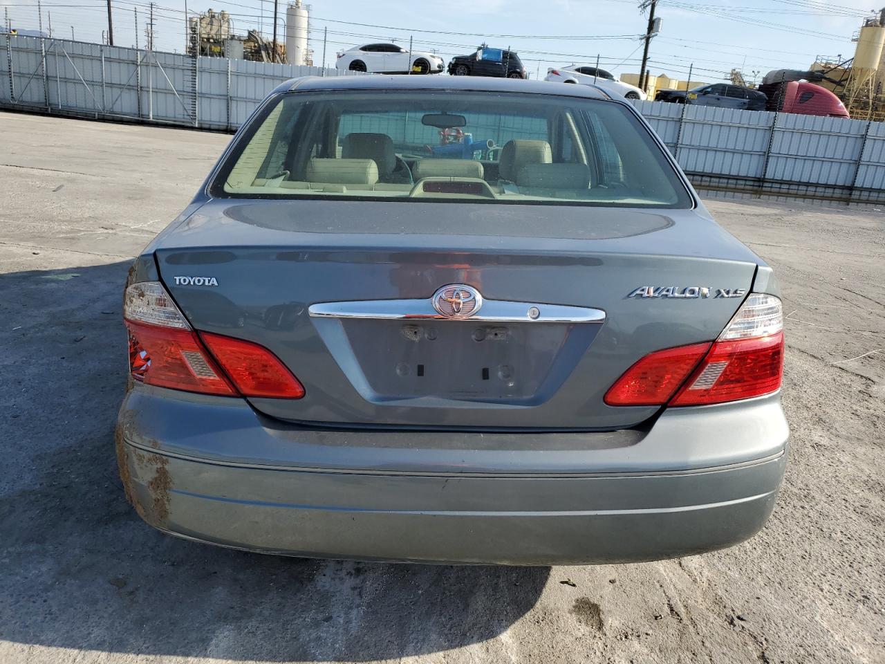 2004 Toyota Avalon - Image 6